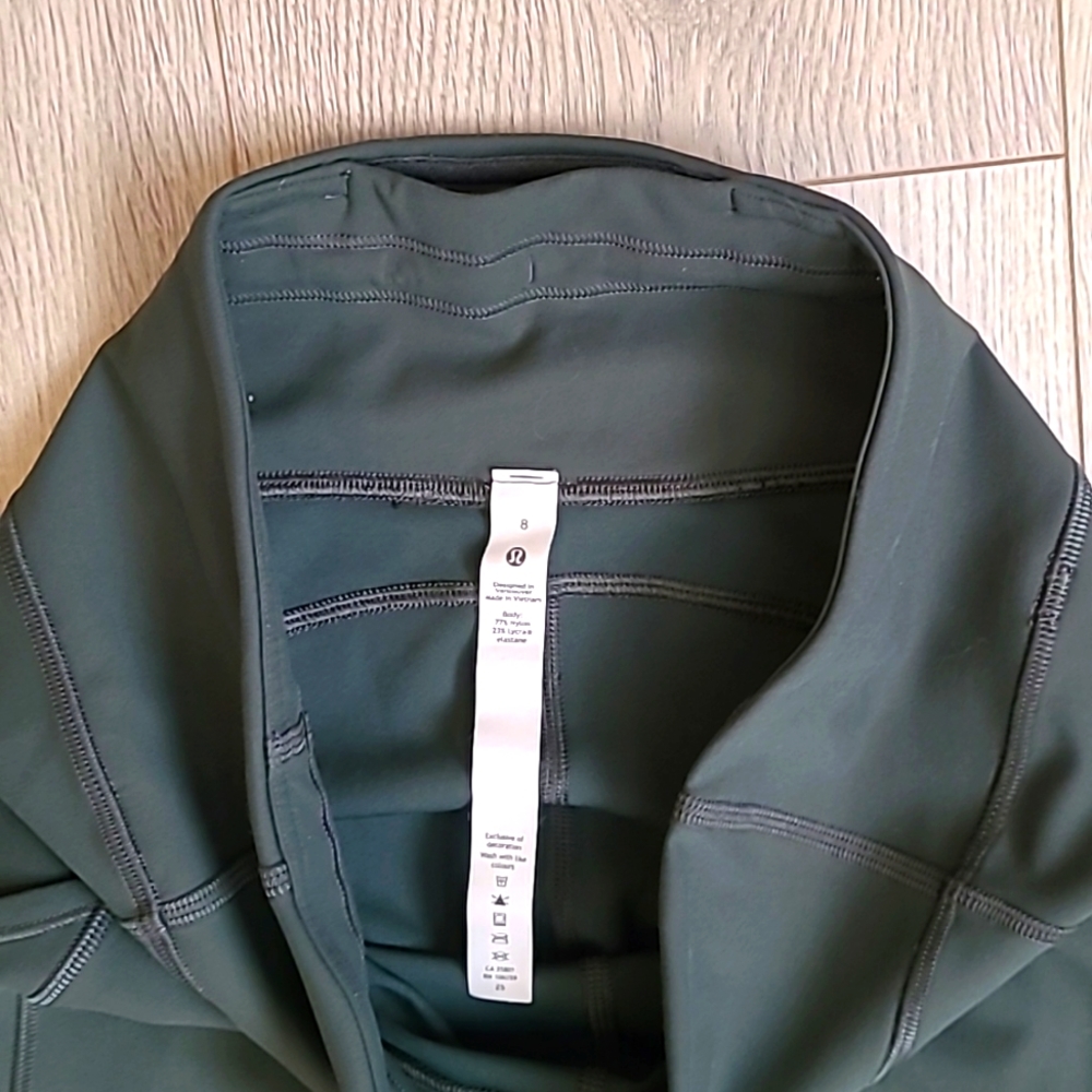 Lululemon Invigorate Smoked Spruce size 8 - Picture 4 of 4